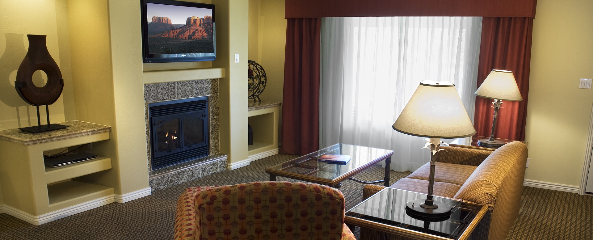 Best Western Plus Arroyo Roble Hotel - Cottage Livingroom